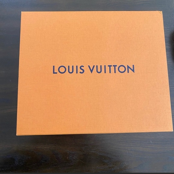 100% authentic LV toiletry 26. - Picture 7 of 9